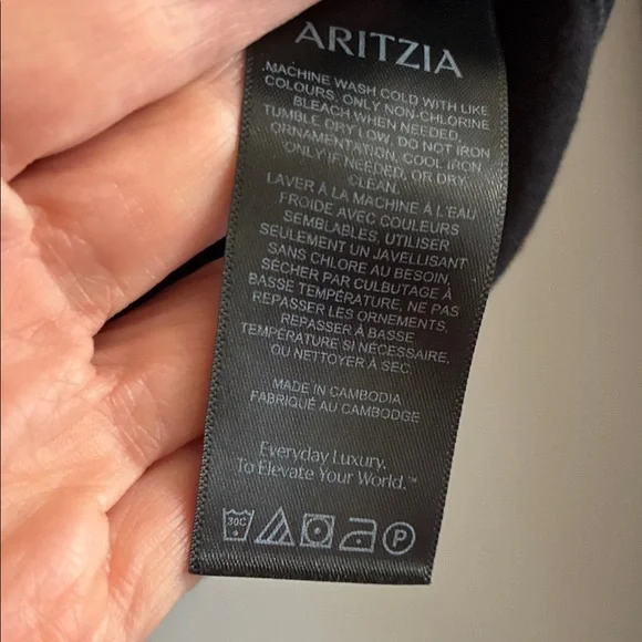 Aritzia Black Long Sleeve Tee - Picture 3 of 9
